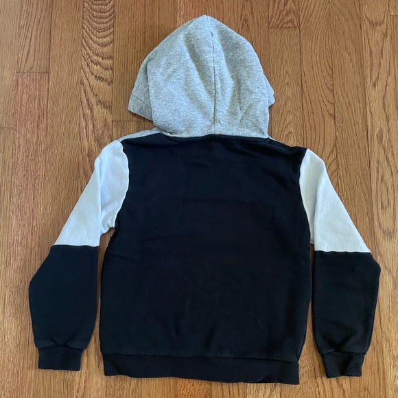 Bundle of two long sleeve hooded shirts - Picture 4 of 6